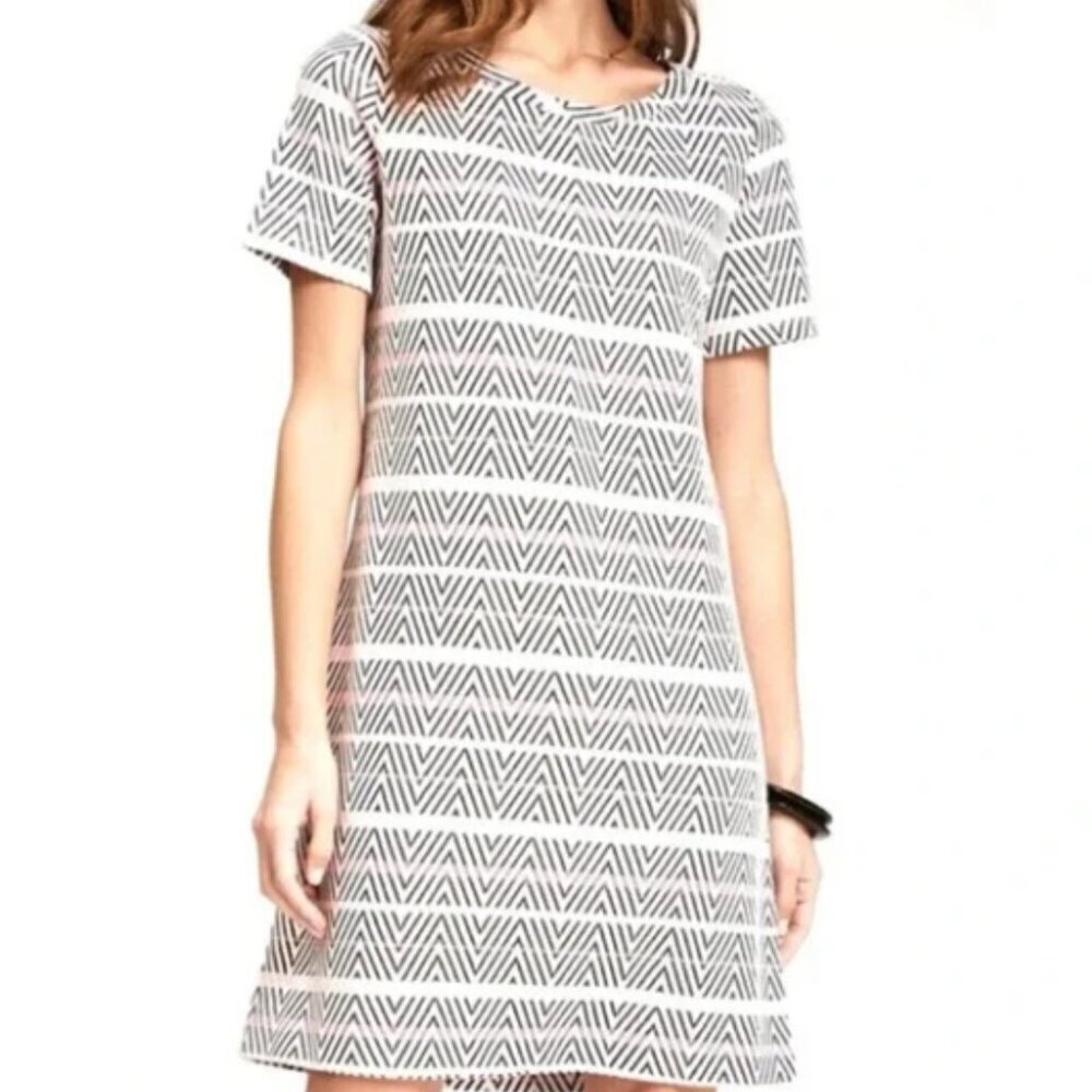 Tyler Boe Morgan Jacquard Dress in Pink & Black Chevron Print Size L